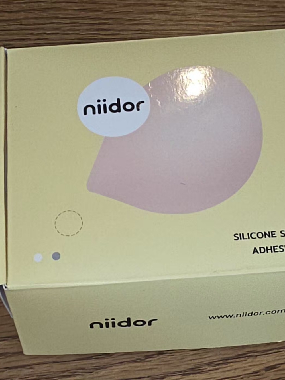 Niidor Pink Silicone Adhesive Bra Pads - Reusable Comfort